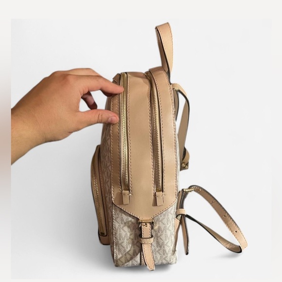 MICHAEL KORS Jaycee Medium Backpack - Picture 5 of 11